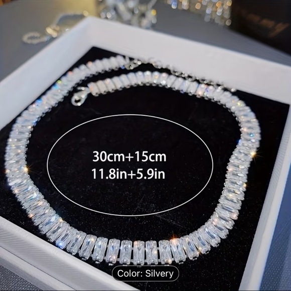 Elegant Silver Necklace princess cut adjustable NWT - Picture 2 of 5